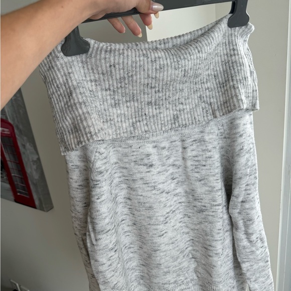 OFF THE SHOULDER GREY WHITE SWEATER - Picture 2 of 3